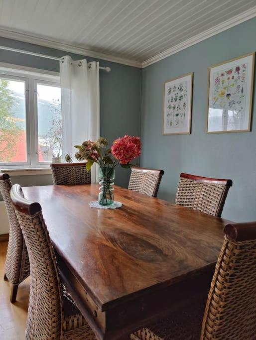 トロムソ Cozy Family Houseヴィラ エクステリア 写真